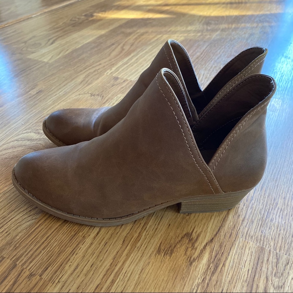 Brown Booties Universal Thread - Picture 4 of 5